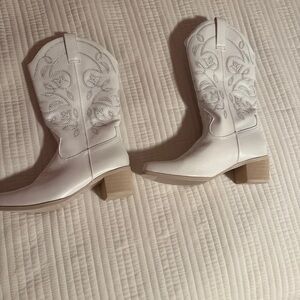 Elegant White Floral Heeled Boots